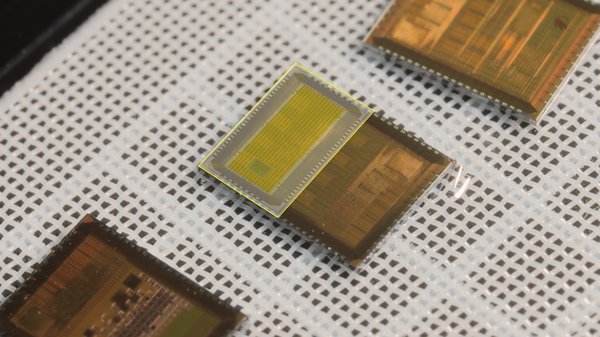 1×0.5&nbsp;Slot (Half&nbsp;Height)